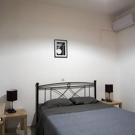 Pink Sand Sea Apartment Adelianos Kampos Ngoại thất bức ảnh
