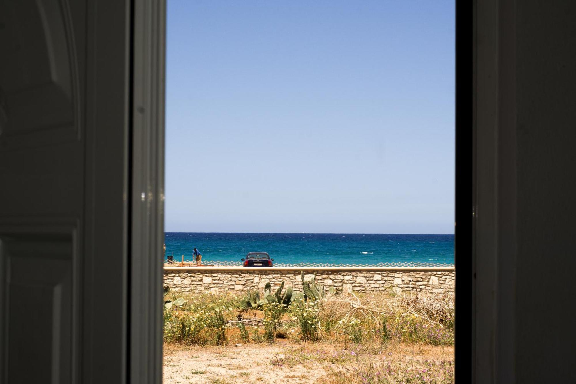 Pink Sand Sea Apartment Adelianos Kampos Ngoại thất bức ảnh